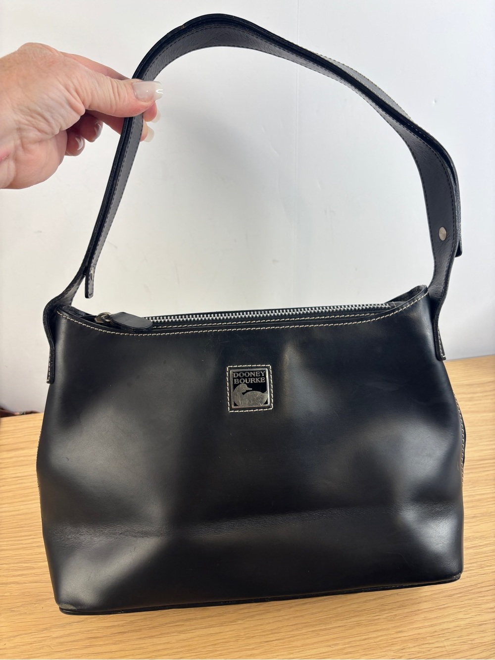 Dooney & Bourke vintage smooth black leather hobo shoulder bag